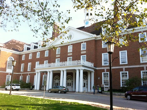 outdoor view of moderately-sized hotel